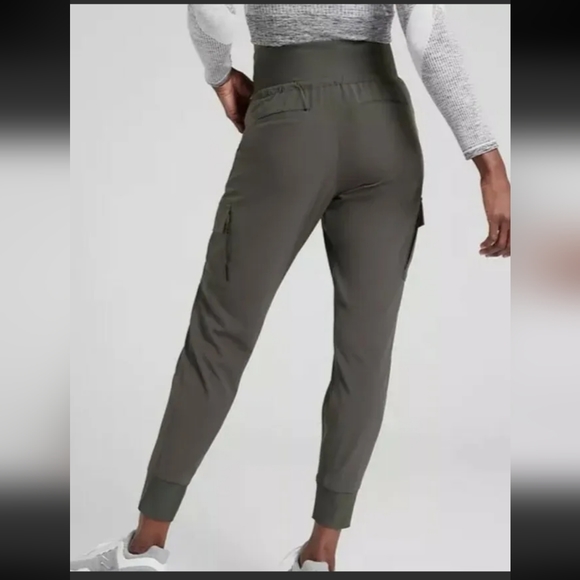 Athleta NWT Sutton Jogger in Arbor Olive $89 6 cargo pockets discontinued - Picture 11 of 14